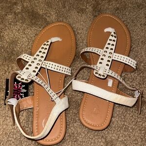 BRAND NEW SUMMER SANDALS! NEVER WORN STILL WITH TAGS ON!